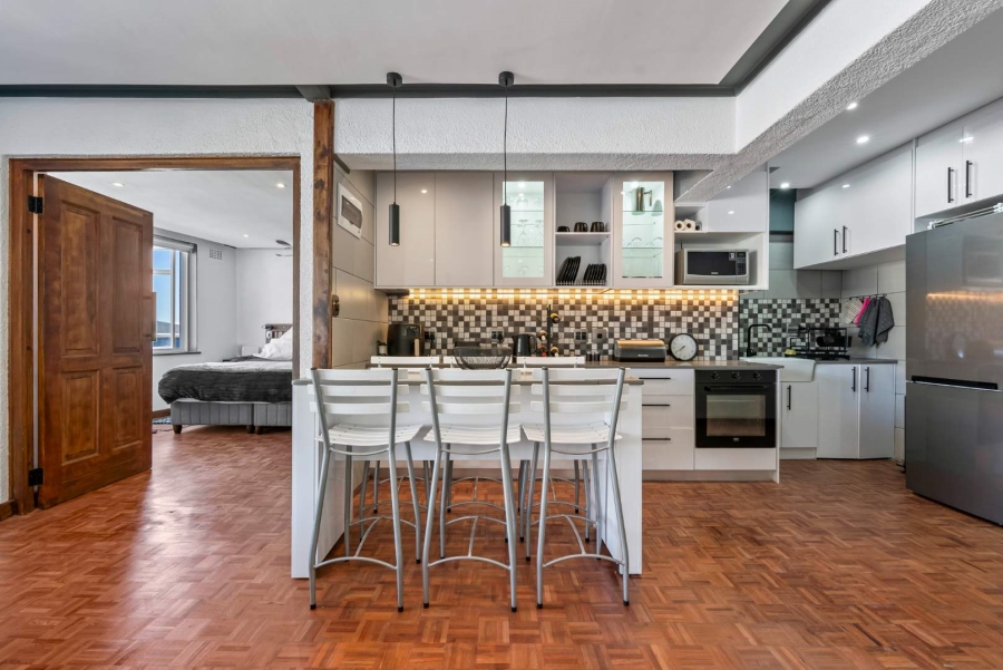 1 Bedroom Property for Sale in Sea Point Western Cape